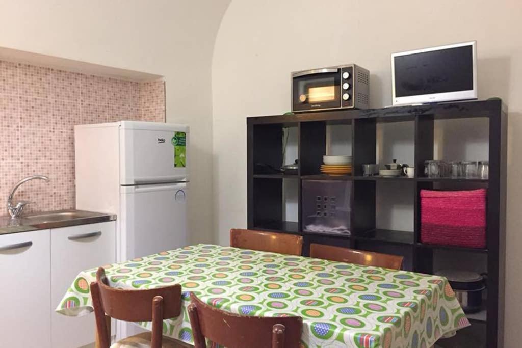 Historic Apartment In Centre Of City 100M To Sea Monopoli Exterior foto